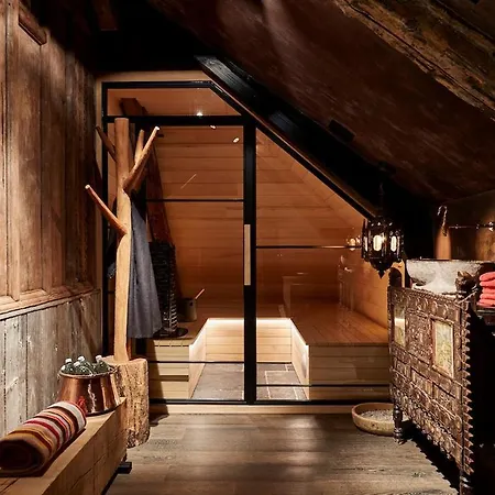 Maison Fred Luxury Suites-2